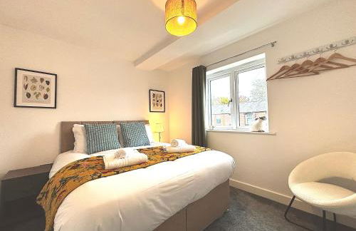 2 Bedroom House - Private Parking - Central - Photo 3