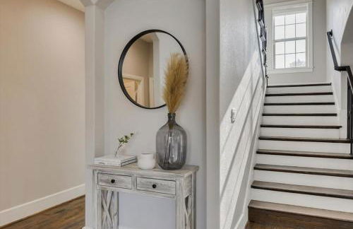 Vibrant Texas Escape - 5BR, Pool & Hot Tub - Foto 11