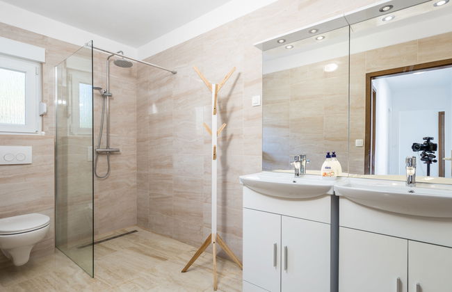 Villa Mira - Photo 11