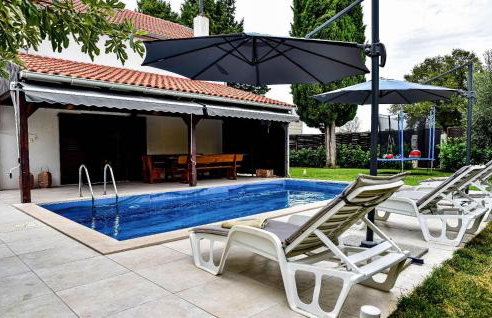 Stunning Home In Smokovic - Photo 1