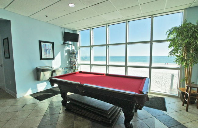 Crystal Shores West Condos by Hosteeva - Foto 31