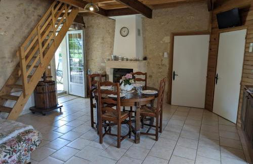 Maison Charentaise avec Cheminée, Jardin et Animaux acceptés - FR-1-653-221 - Foto 12