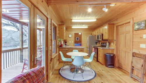 Toccoa Waterfront Hideaway Hot Tub and Fire Pit! - Foto 5