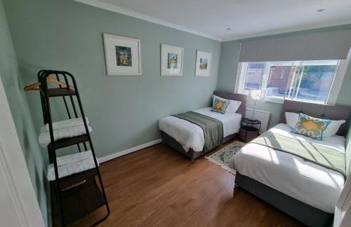 28 ExcellentStays - Heathrow - 5 Bedroom House - Foto 18