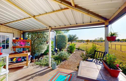 Airstrip Access! Dog-Friendly Rhome Retreat - Photo 22