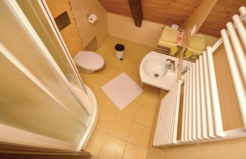 Six-Bedroom Holiday Home In Jastrebarsko - Foto 24