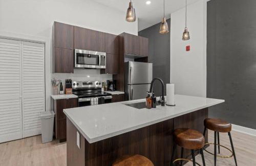 SLEEP 8 Outdoor Patio-Old City- 2 NEW Townhouses - Foto 8