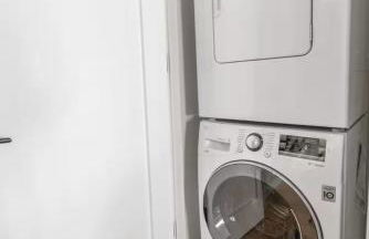 Top Notch 2BR & 2BA Suite Minutes to Central Park - Photo 35