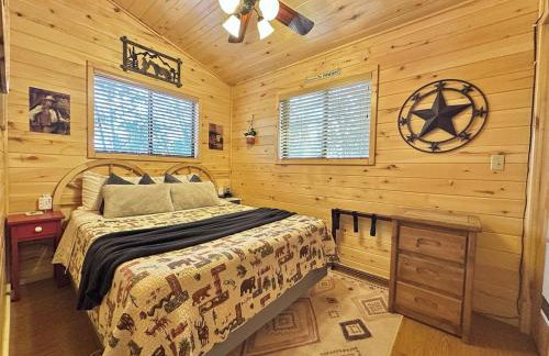 Western theme! Amazing Spa, Fireplace and Deck! - Foto 13