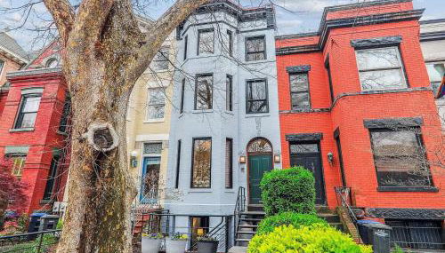 Historic Capitol Hill Retreat - Photo 1