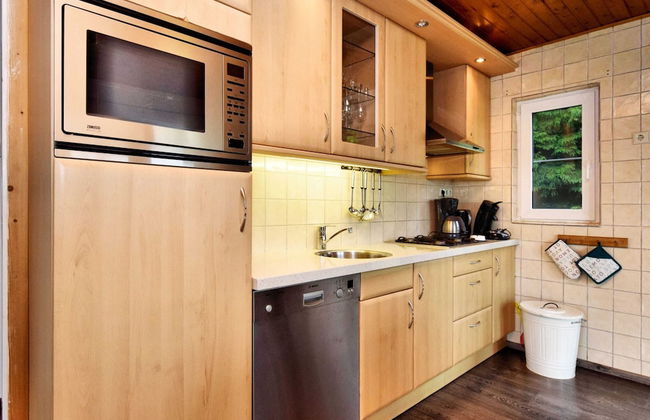 Charming Holiday Home in Gouvy with Hot Tub - Photo 8