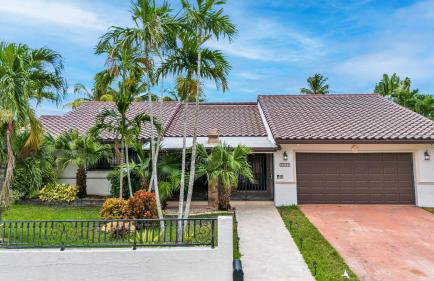 Tropical Oasis with Heated Pool and BBQ - Foto 16