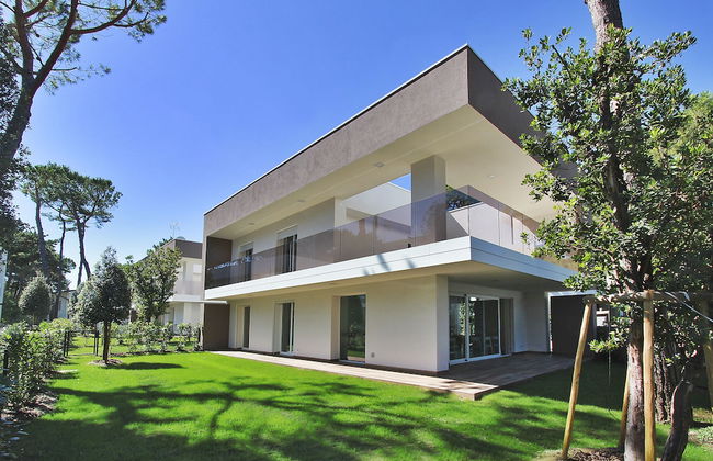 Ville Summer - Photo 1