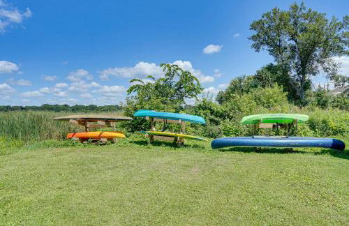 Lakefront Mound Getaway Near Snowmobiling Trails! - Foto 19