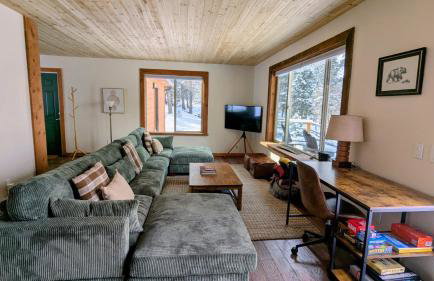 Cozy Wolfcamp Chalet with Hot Tub, Views with Fast Wifi - Foto 22