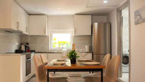 The Beach White House - 80m from the Beach - Renovated - Foto 5