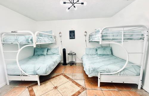 Sea Salt Vacation Home, Private Pool - Walk to Beach - Foto 23