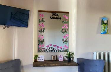 1924 Studios 2 - Photo 14