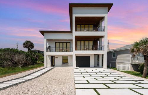 The C House - Photo 2