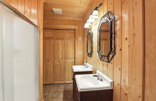 Secluded Mountain Retreat with Stunning Views home - Photo 30