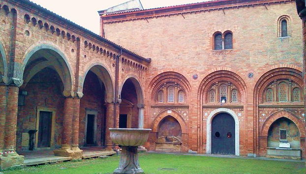 Private tour of Santo Stefano Basilica and Corte Isolani - Photo 3