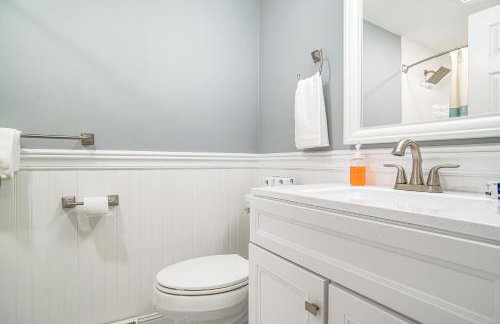 Ping-Pong and Backyard Spacious Chatham Retreat - Foto 15