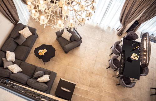 Elegant Hvar town villa with pool - Photo 8