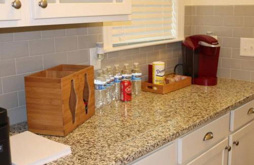 Convenient Remote-friendly suburban oasis - Foto 10