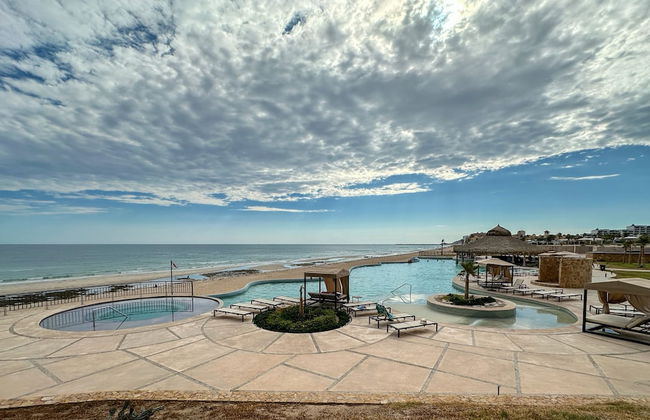 3BR Ground Floor Condo With Direct Pool Access - Foto 45