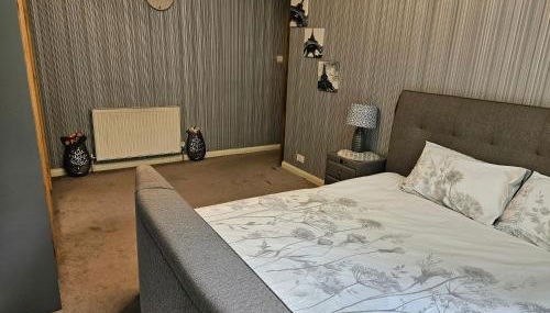 Stunning 4 bed house with huge garden and parking - Foto 3