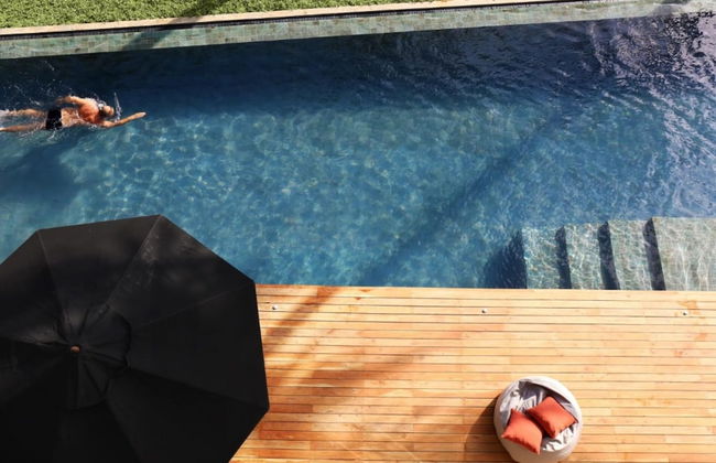 Modern Beach Villa With Roof Garden - Photo 10