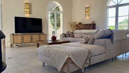 Les Lauriers Roses air-conditioned villa with garden and swimming pool - Photo 2