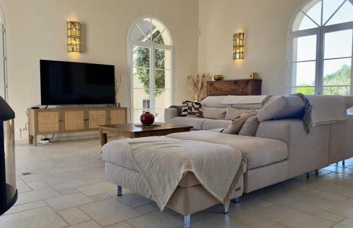 Les Lauriers Roses air-conditioned villa with garden and swimming pool - Photo 2