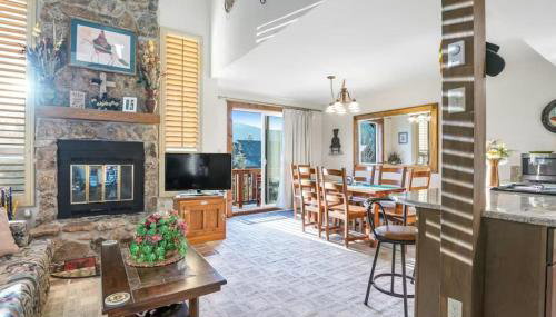 Mountain Condo w Views, Balconies and Fireplace - Foto 2