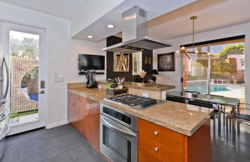 Navigate Stays Family Artful Retreat w Pool & Cabana - Foto 30