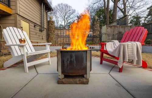 Historic Tudor Home, Heated Pool - Photo 23