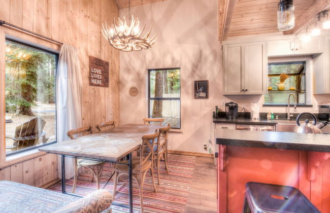 Relax at Rustic Tahoe Charm Minutes to Lake - Foto 20