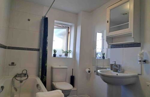 Spacious 4 Large Bedrooms Thurrock Grays 3 baths 1 ensuite Netflix Free Parking - Foto 50