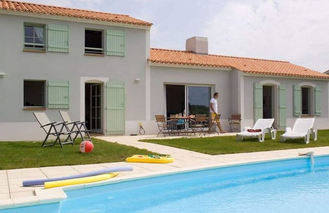 Spacious Villa With a Private Pool on a Golf Course in Loire - Foto 37