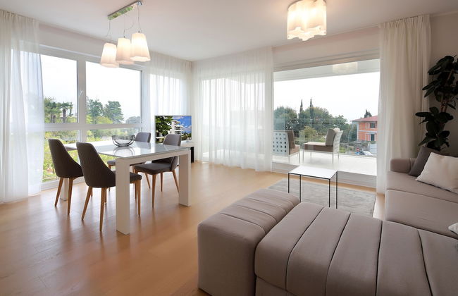 New Apartments with Pool near Beach - Photo 17