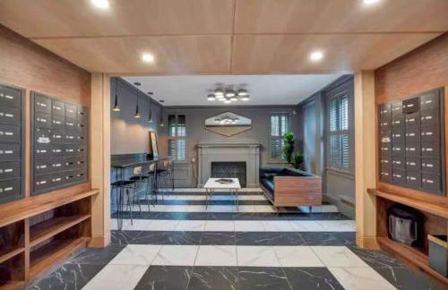 Chateau Blanc Yale Located Downtown - Photo 14