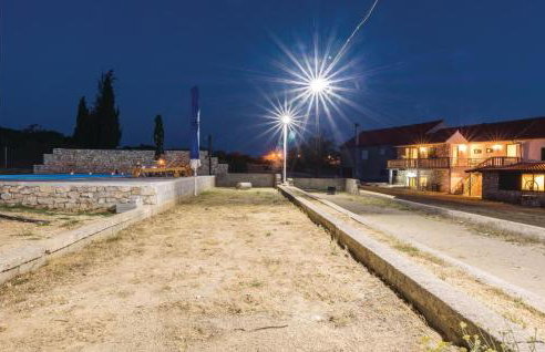 Six-Bedroom Holiday Home In Donje Rastane - Foto 20