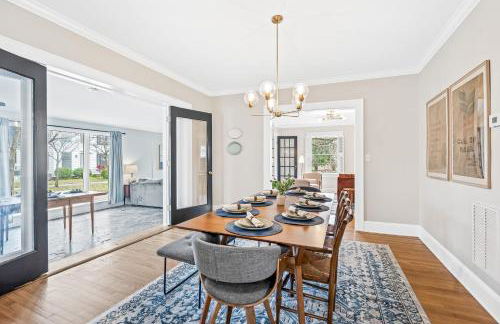 Luxurious Retreat in Historic Downtown Burlington Downstairs Only - Foto 9