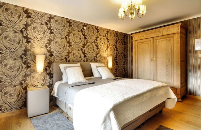 Walk Luxury Stay With Pool - Photo 5