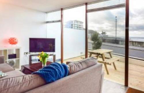 Westward Ho! Beachfront Luxury for 2 - Foto 9