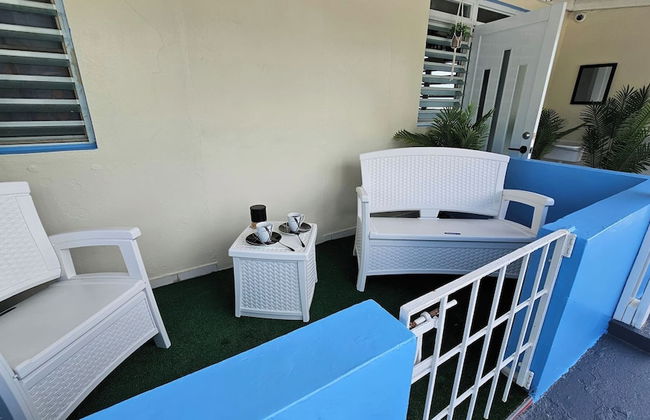 Cozy and Modern Apartment Black & White With Jacuzzi on Terrace - Photo 15