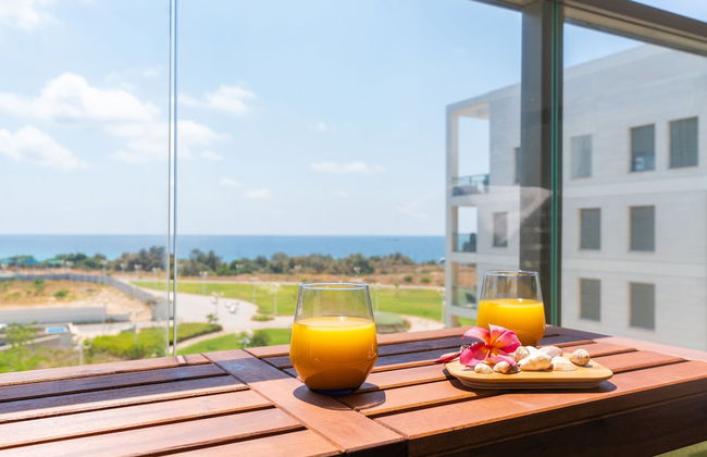 Vibrant Seaside Stay with Balcony by Sea N' Rent - Foto 24