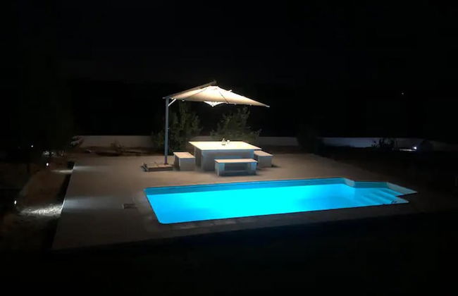 Cheerful 2-bedroom Villa With Pool - Foto 1