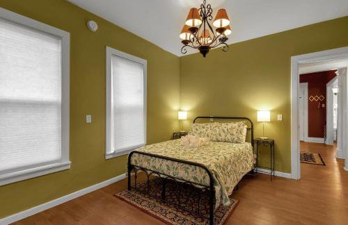 5BR Family Victorian Walk2Falls KingSuite Gameroom - Foto 19