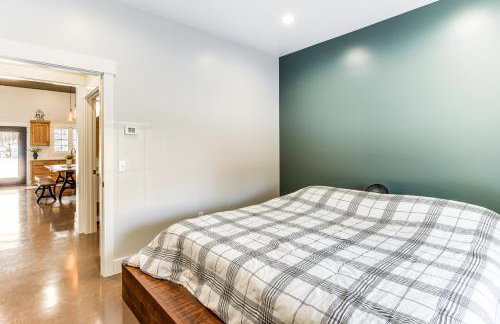 Family Retreat with Fire Pit and Yard in Mineral City - Foto 15